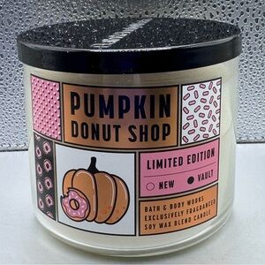 Bath & Body Works Pumpkin Donut Shop 3 Wick Candle